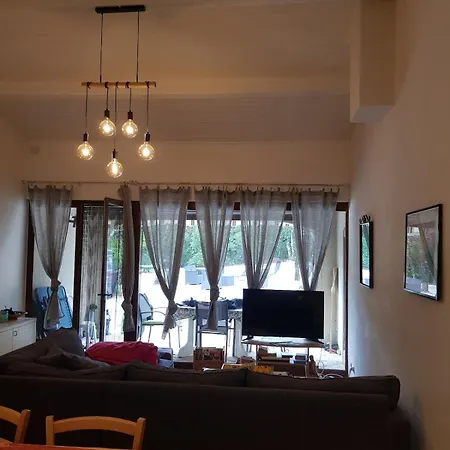Villa Avec Piscine Sur Terrain Clot *