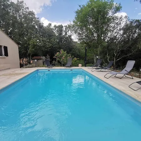 Avec Piscine Sur Terrain Clot Villa