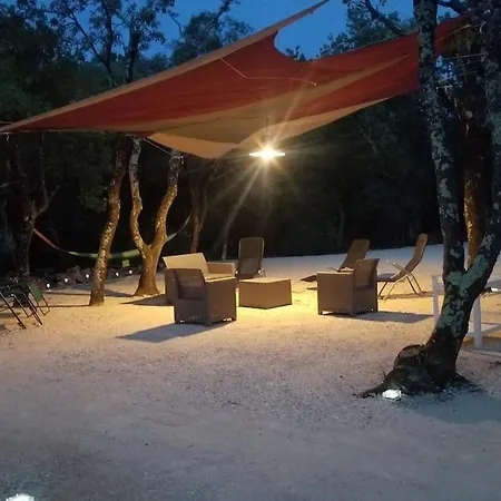 Villa Avec Piscine Sur Terrain Clot *