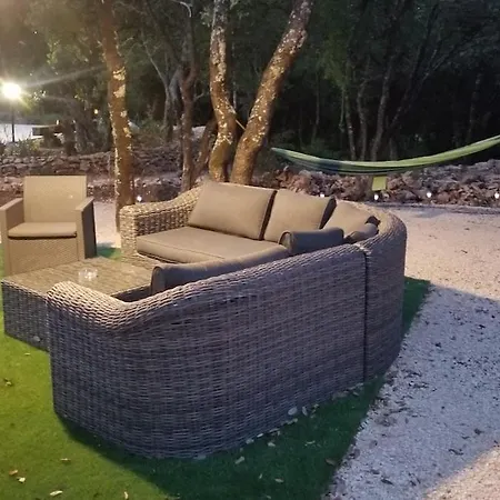 Avec Piscine Sur Terrain Clot Villa *