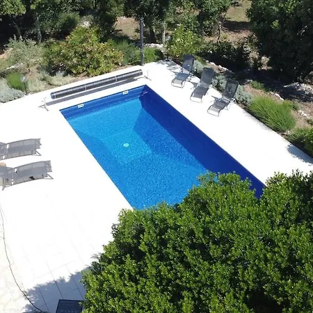 Avec Piscine Sur Terrain Clot Méjannes-le-Clap