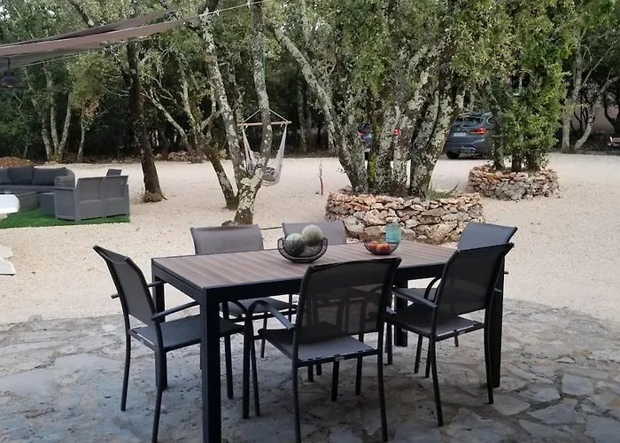 Villa Avec Piscine Sur Terrain Clot