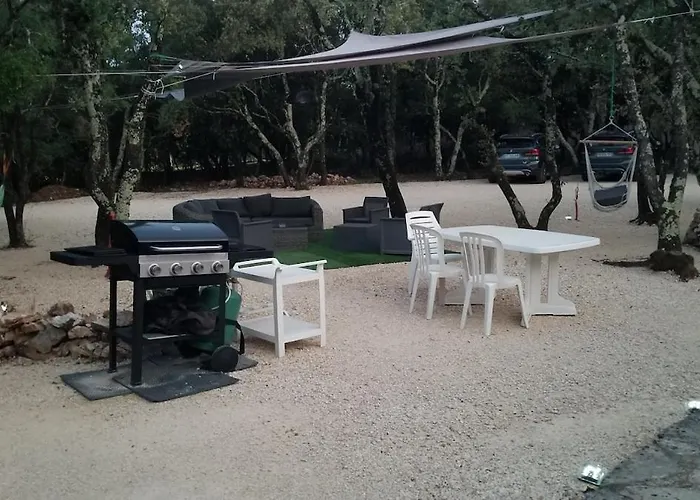 Avec Piscine Sur Terrain Clot * Méjannes-le-Clap