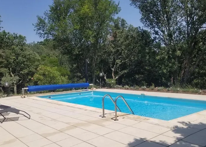 Villa Avec Piscine Sur Terrain Clot *