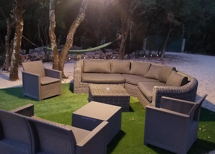 Avec Piscine Sur Terrain Clot Villa Méjannes-le-Clap