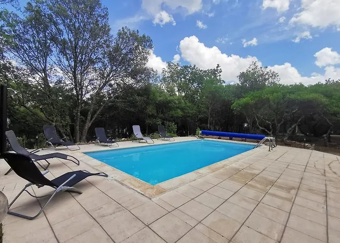 Avec Piscine Sur Terrain Clot Villa Méjannes-le-Clap