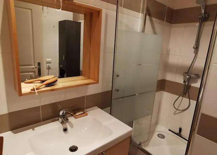 Avec Piscine Sur Terrain Clot Méjannes-le-Clap
